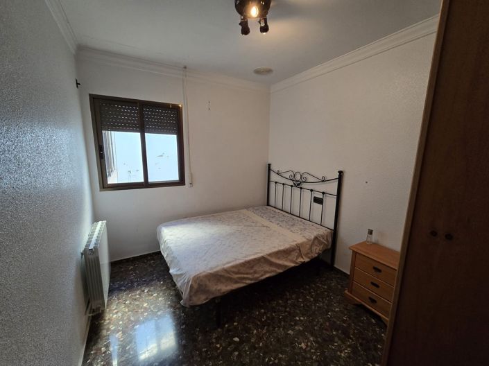 Image No.27-6 Bed Townhouse for sale
