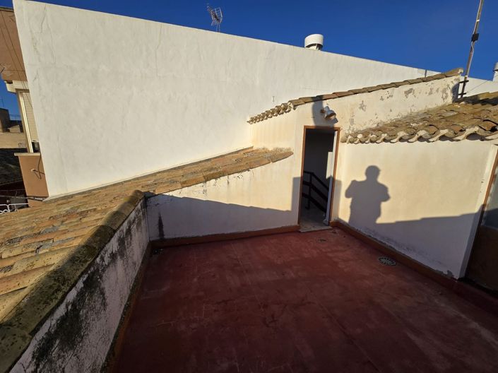 Image No.38-6 Bed Townhouse for sale