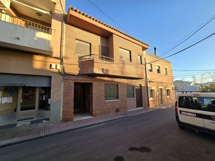 Image No.4-6 Bed Townhouse for sale