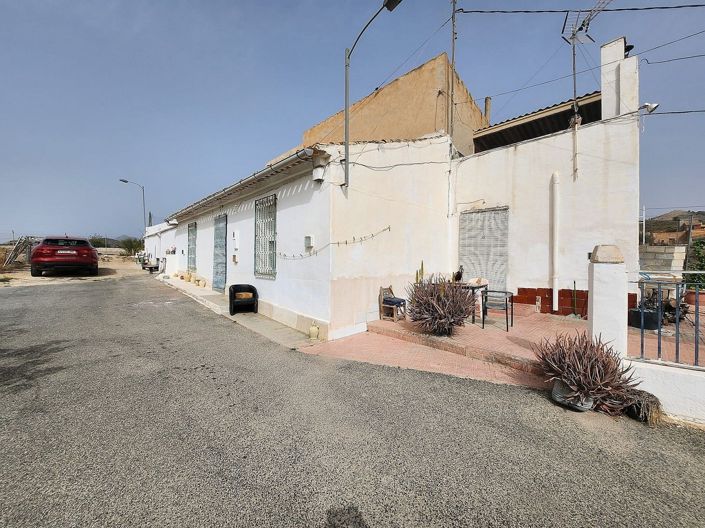 Image No.2-3 Bed Townhouse for sale