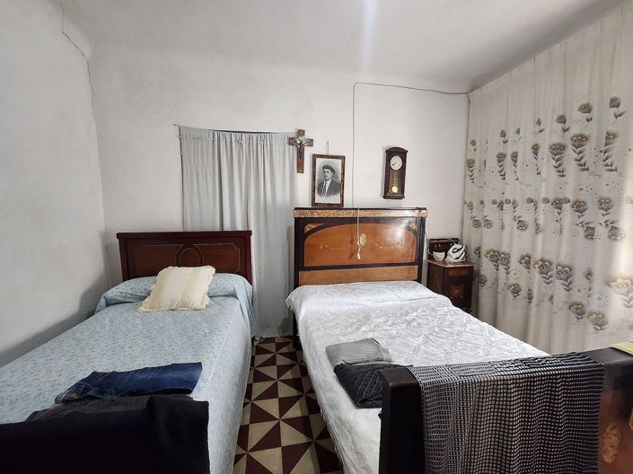 Image No.30-3 Bed Townhouse for sale