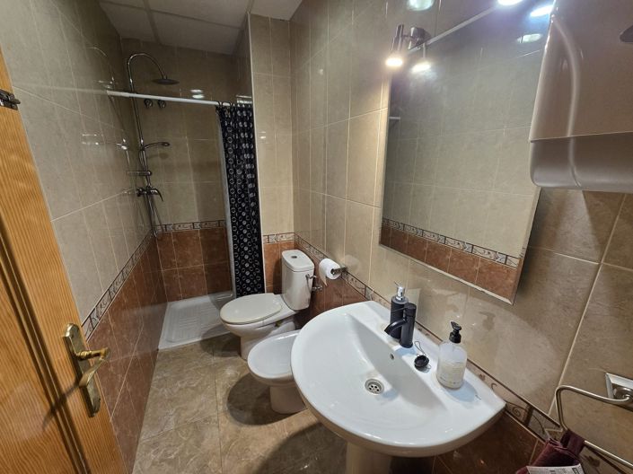 Image No.21-3 Bed Apartment for sale