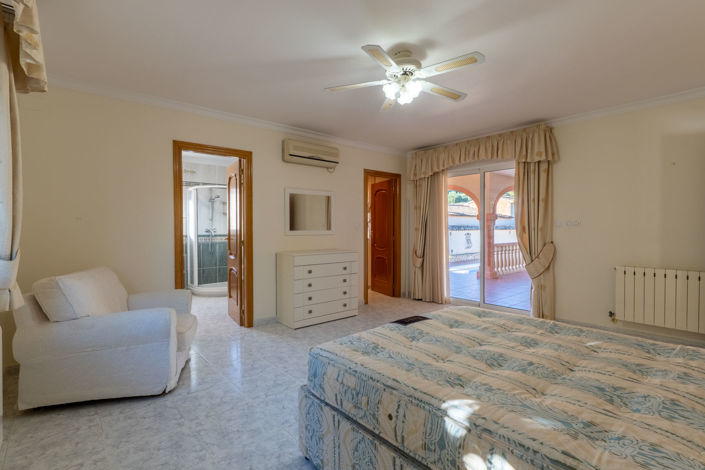 Image No.24-3 Bed Villa for sale