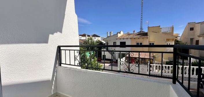 Image No.21-3 Bed Townhouse for sale
