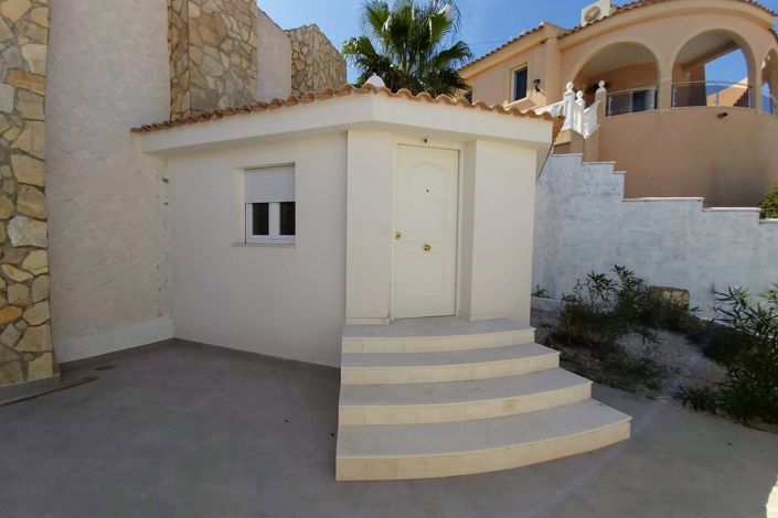 Image No.15-6 Bed Villa for sale