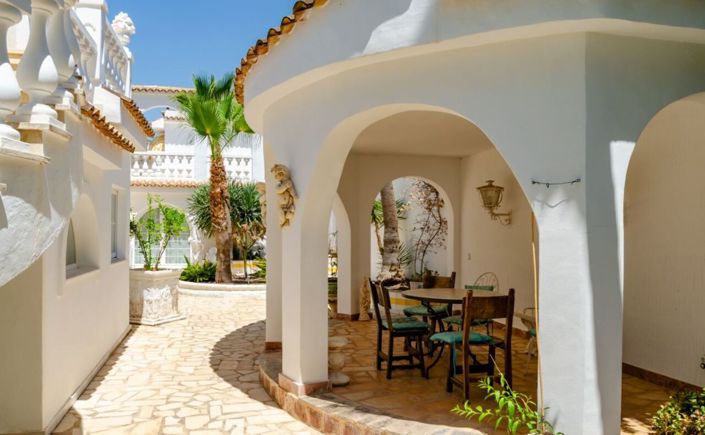 Image No.13-15 Bed Villa for sale