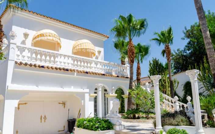 Image No.2-15 Bed Villa for sale