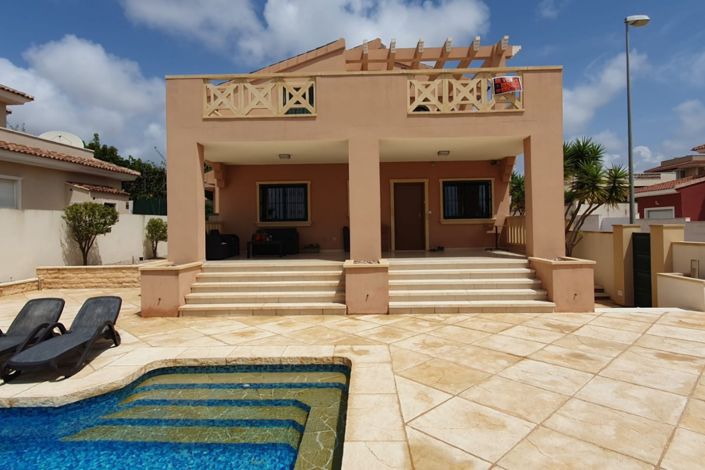 Image No.2-4 Bed Villa for sale