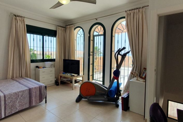 Image No.20-4 Bed Villa for sale