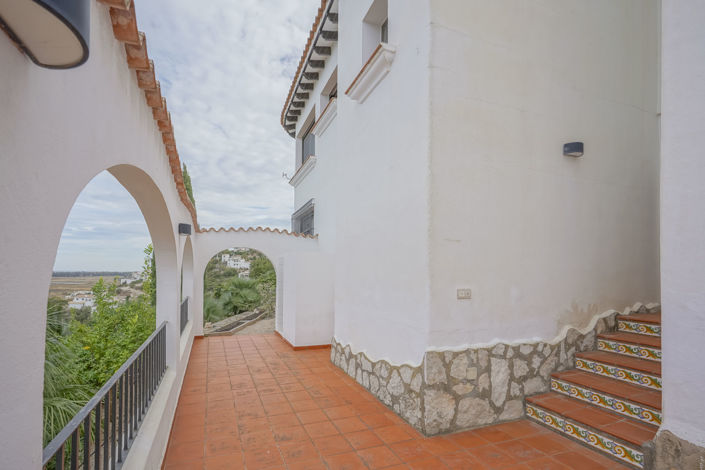 Image No.39-5 Bed Villa for sale