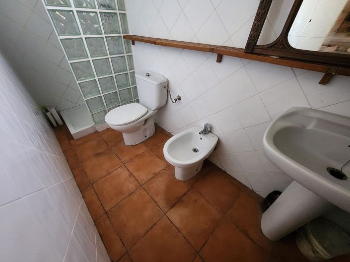 Image No.16-5 Bed Country House for sale