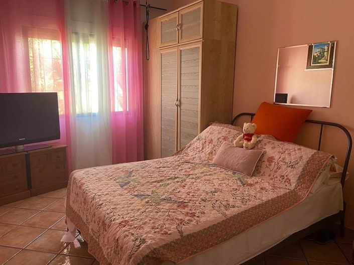 Image No.41-12 Bed Commercial for sale