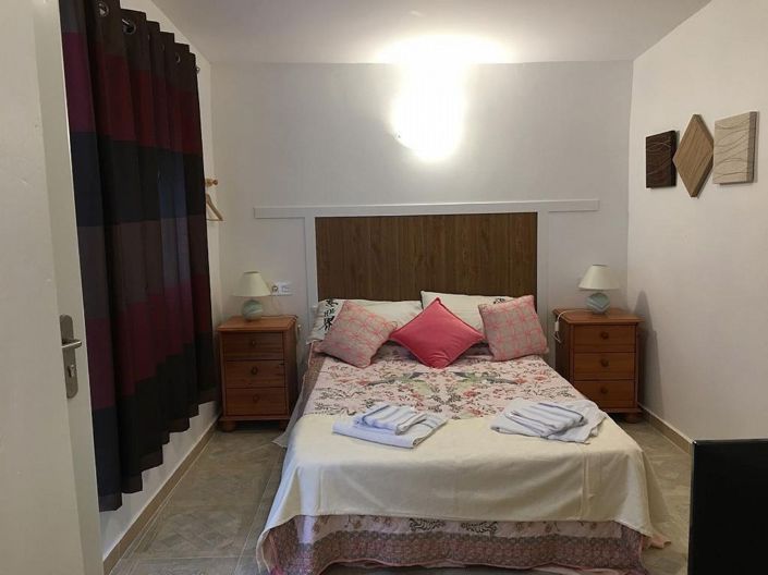 Image No.42-12 Bed Commercial for sale