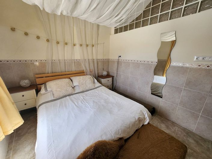 Image No.25-6 Bed Country House for sale
