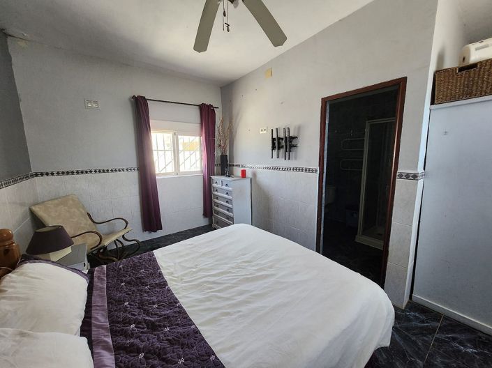 Image No.38-6 Bed Country House for sale