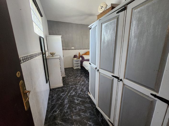 Image No.40-6 Bed Country House for sale