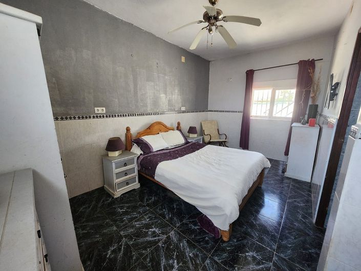 Image No.41-6 Bed Country House for sale