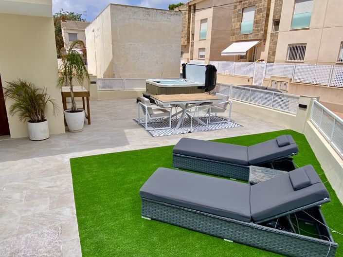 Image No.28-3 Bed Townhouse for sale