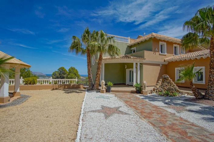 Image No.11-8 Bed Villa for sale