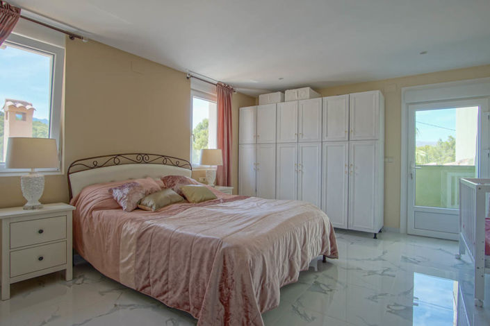 Image No.32-8 Bed Villa for sale