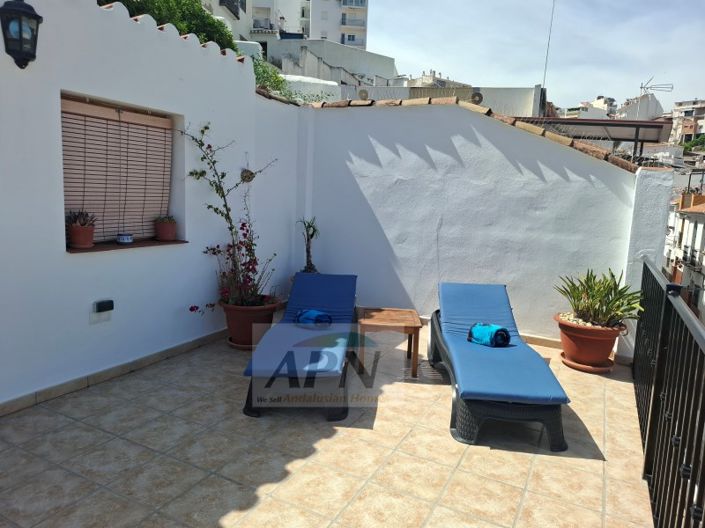 Image No.17-2 Bed Townhouse for sale
