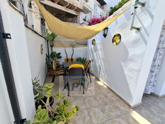 Image No.21-2 Bed Townhouse for sale