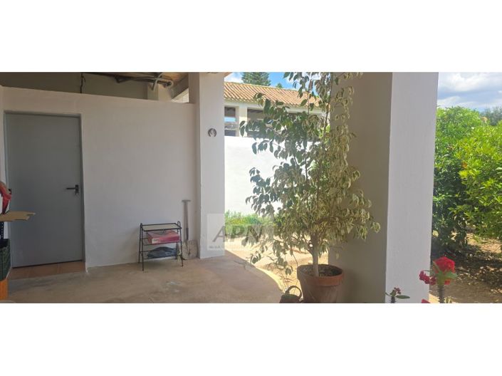 Image No.19-3 Bed Townhouse for sale