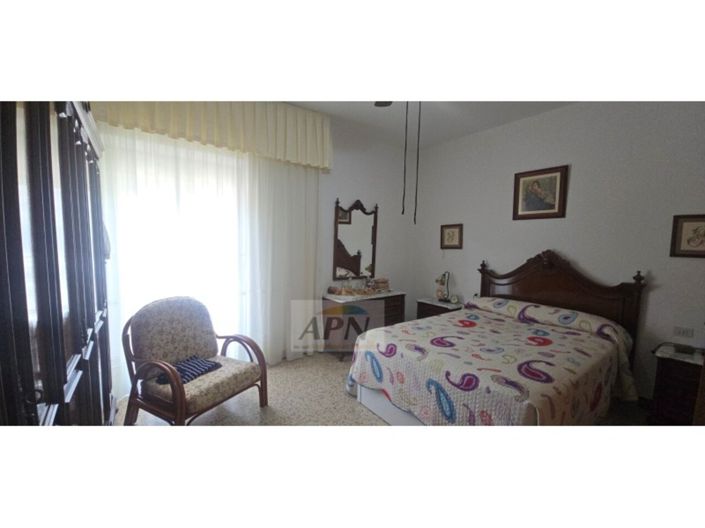 Image No.8-3 Bed Townhouse for sale