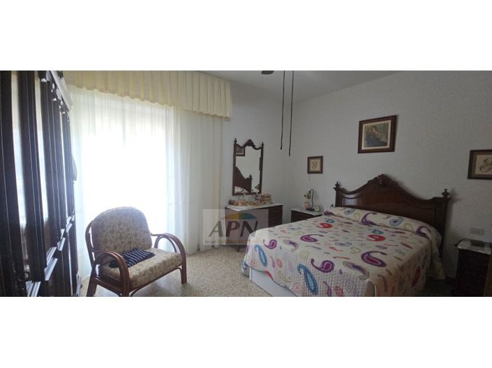 Image No.8-3 Bed Townhouse for sale