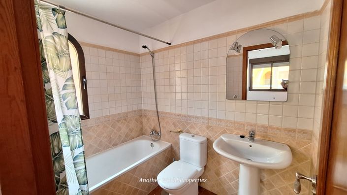 Image No.9-2 Bed Villa for sale