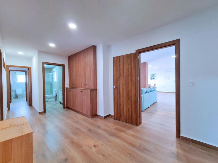 Image No.29-4 Bed Villa for sale
