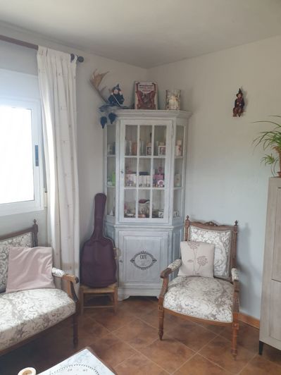 Image No.14-3 Bed Property for sale