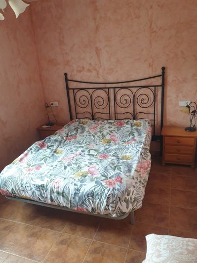 Image No.17-3 Bed Property for sale