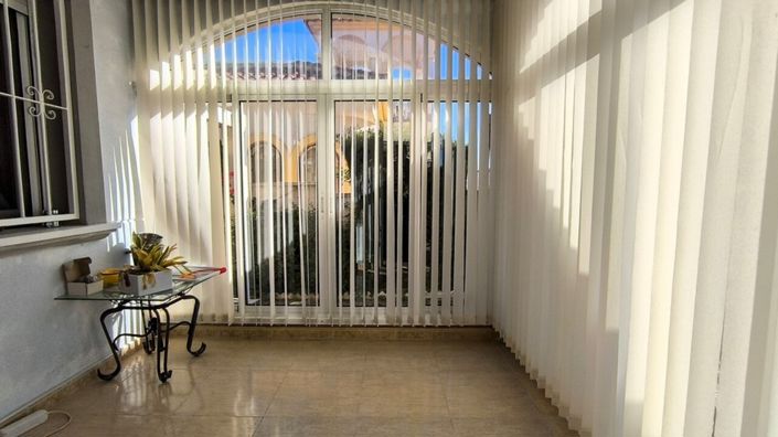 Image No.3-Villa de 3 chambres à vendre à Alicante