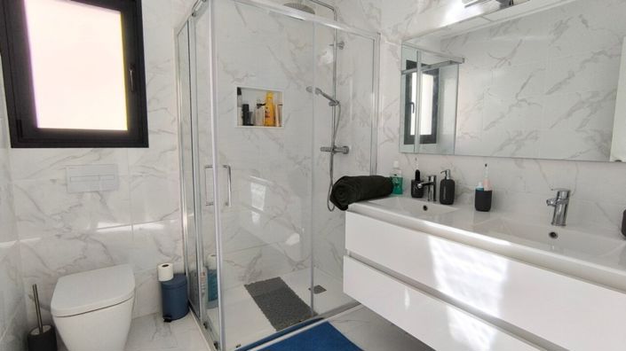 Image No.11-3 Bed Villa for sale
