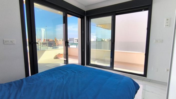 Image No.13-3 Bed Villa for sale