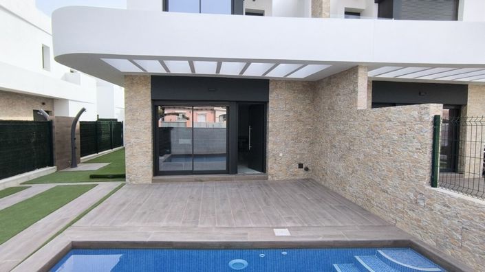 Image No.2-2 Bed Villa for sale
