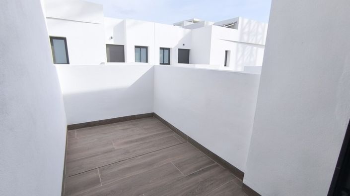 Image No.20-2 Bed Villa for sale