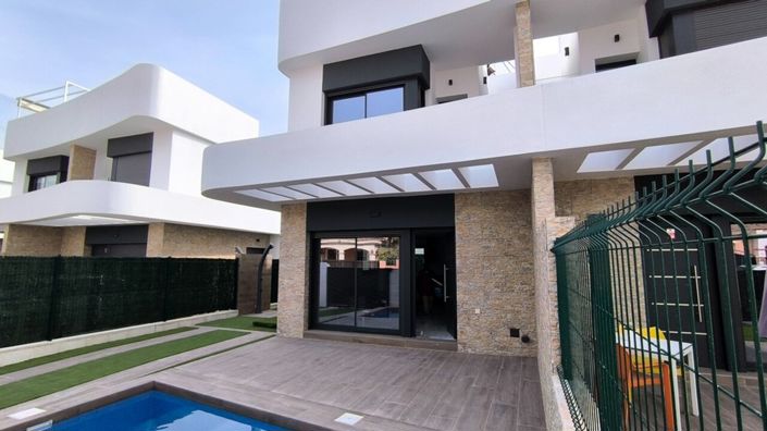 Image No.3-2 Bed Villa for sale