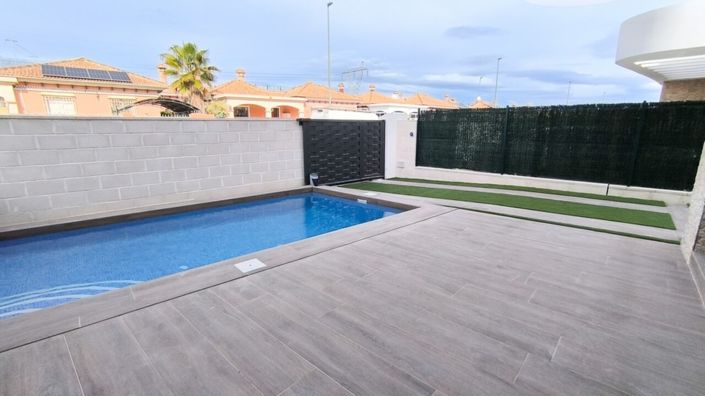 Image No.7-2 Bed Villa for sale