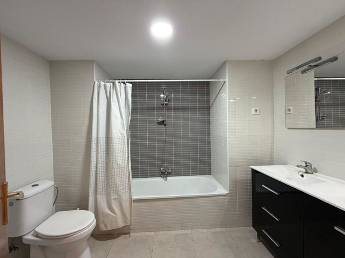 Image No.26-4 Bed Apartment for sale