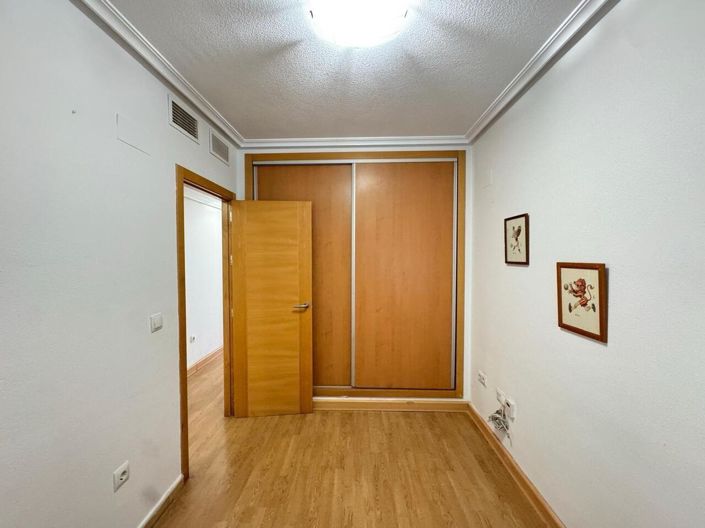 Image No.12-3 Bed Apartment for sale