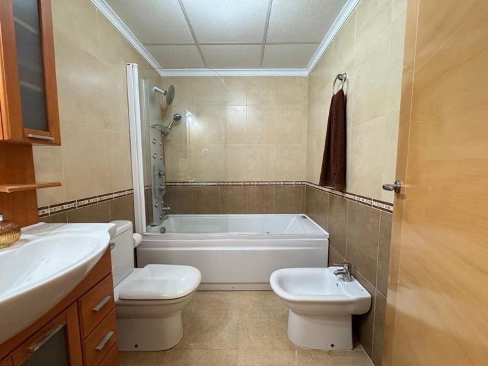 Image No.29-3 Bed Apartment for sale