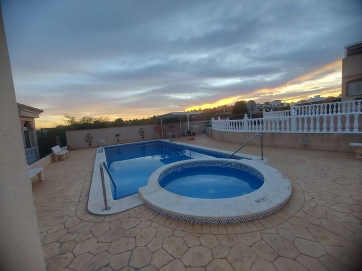 Image No.14-3 Bed Villa for sale