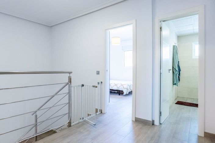 Image No.18-3 Bed Townhouse for sale