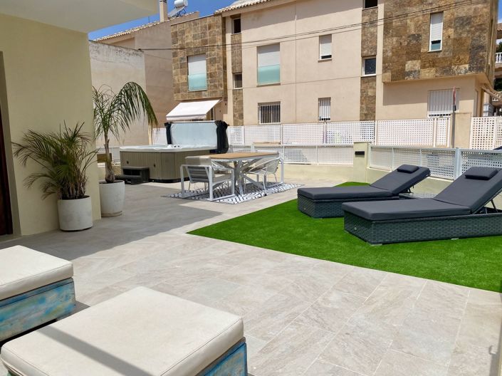 Image No.27-3 Bed Townhouse for sale