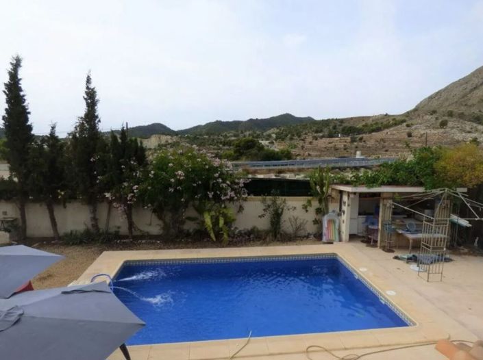 Image No.4-8 Bed Villa for sale