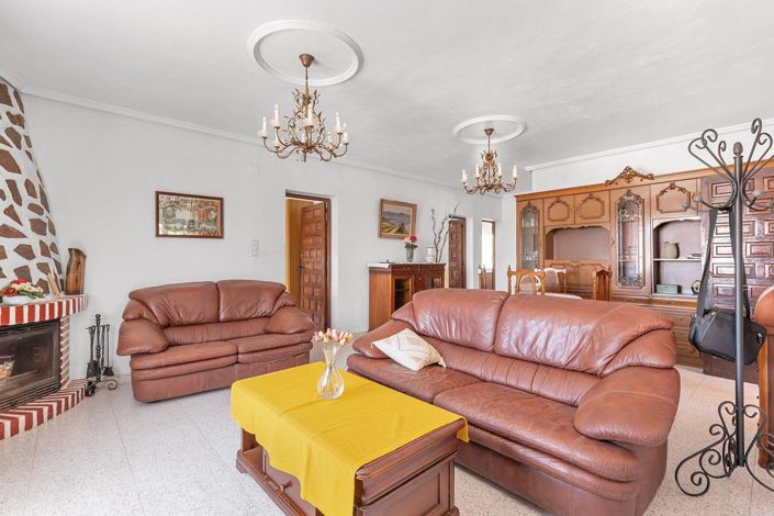 Image No.14-4 Bed Villa for sale