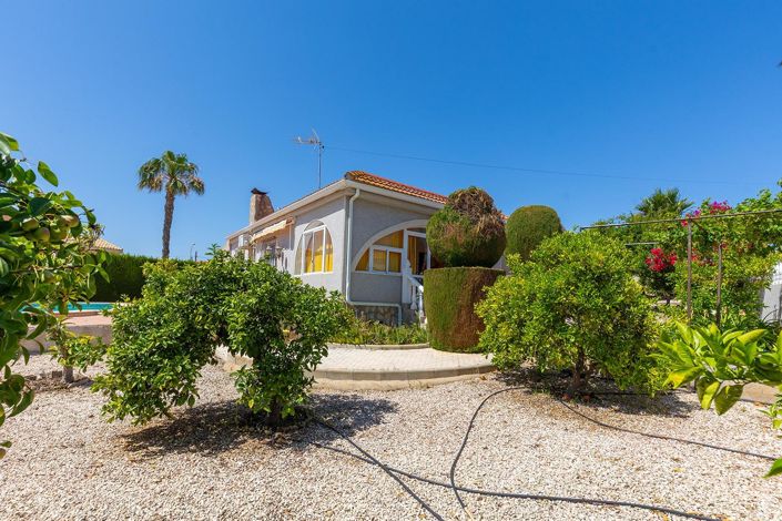 Image No.2-4 Bed Villa for sale