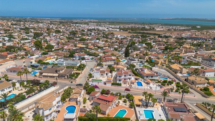 Image No.34-4 Bed Villa for sale
